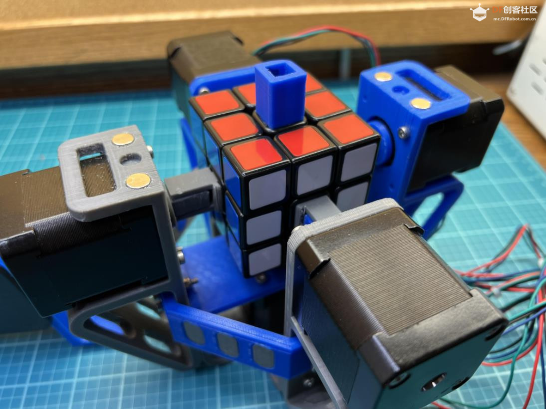 【Arduino 动手做】我制作了一个魔方解算器，5秒解开它...图1