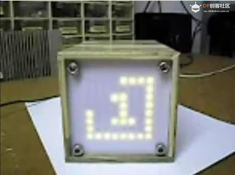 【Arduino 动手做】带 ADXL335的无按钮 LED 矩阵时钟图1