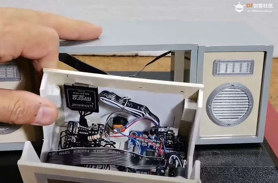 【Arduino 动手做】ESP32 网络收音机、MP3 播放器和闹钟图2