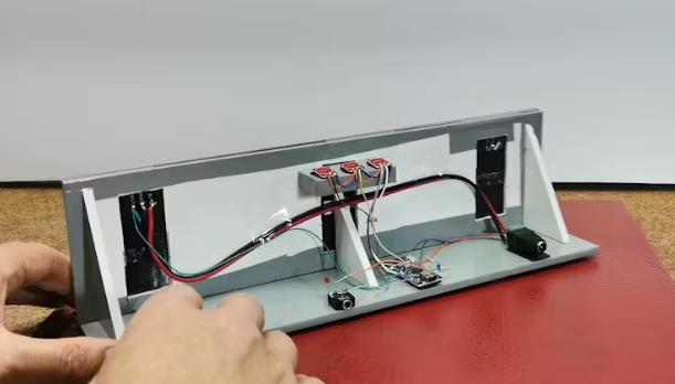【Arduino 动手做】8x32 矩阵上的Arduino FFT音频频谱分析仪图1