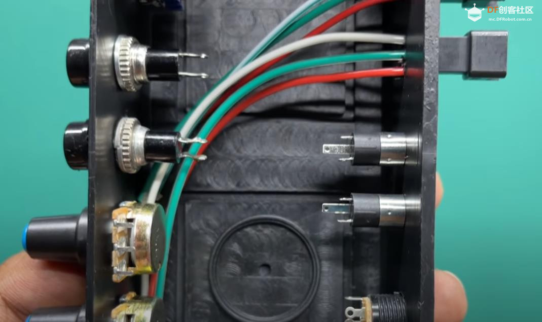 【Arduino 动手做】多色带图案：DIY RGB 立体声 VU 表图2