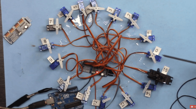 【Arduino 动手做】使用PCA9685模块控制16台伺服电机图1