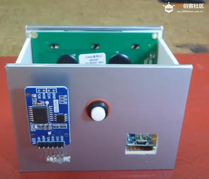 【Arduino 动手做】128x64 LCD 上的模拟、数字时钟和温度计图6