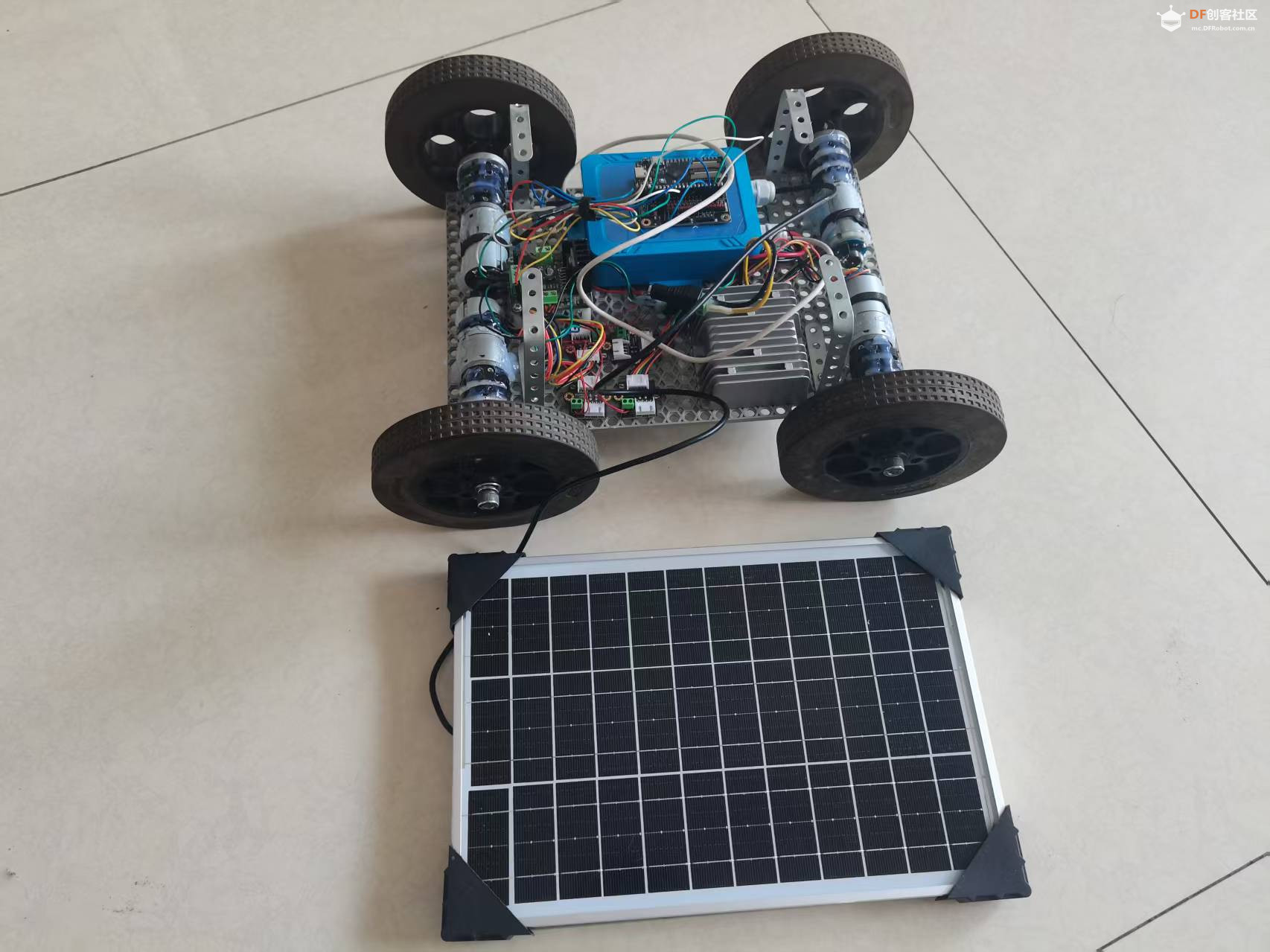 DFRobot FireBeetle 2 ESP32 P4 太阳能车图5