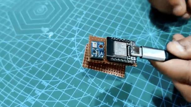 【Arduino 动手做】由ESP32C3驱动的小型便携袖珍温度计图7