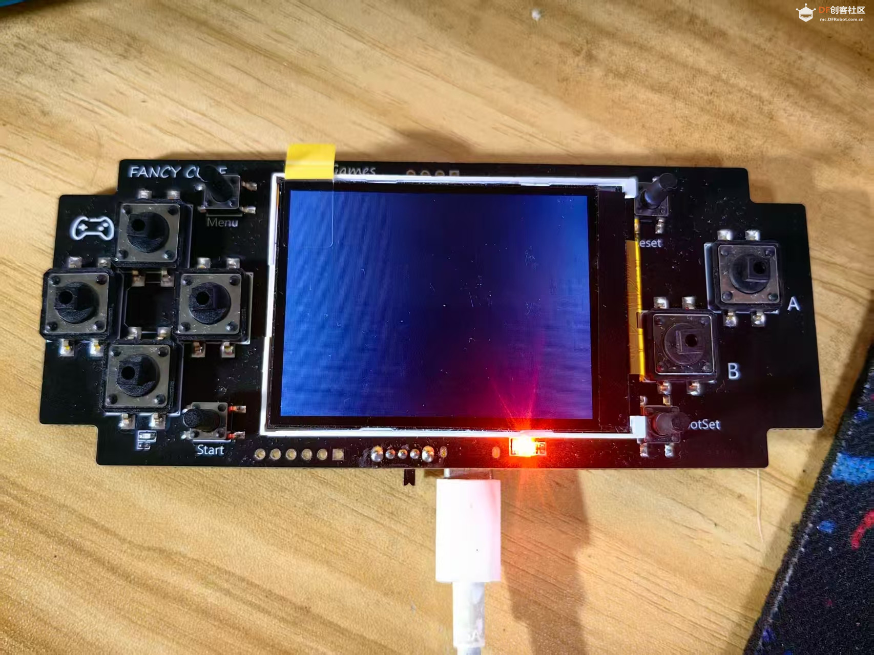 【花雕动手做】RP2040 游戏开发板使用MakeCode Arcade编辑器图1