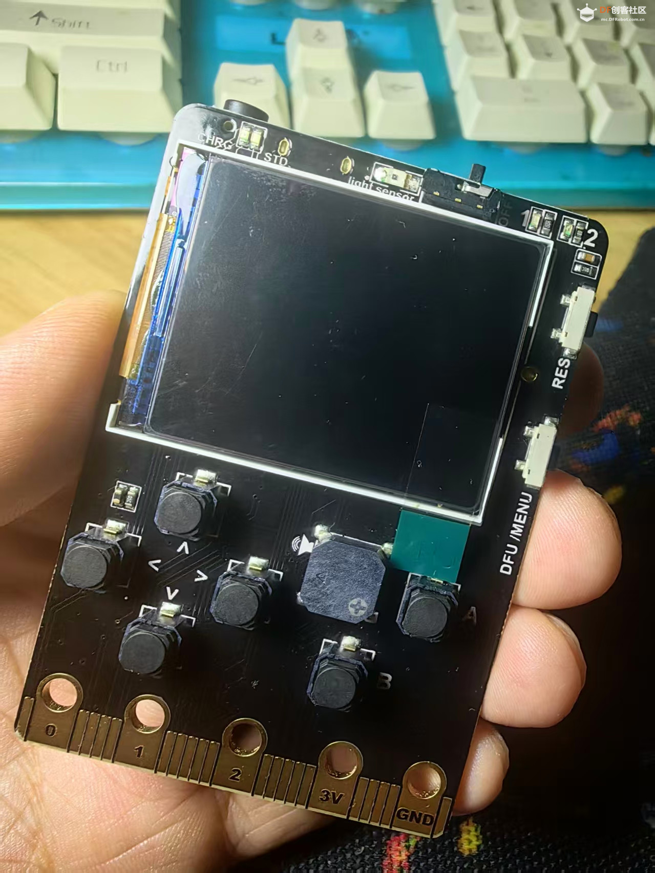 【花雕动手做】Meowbit开发板之Arcade使用板载传感器图1