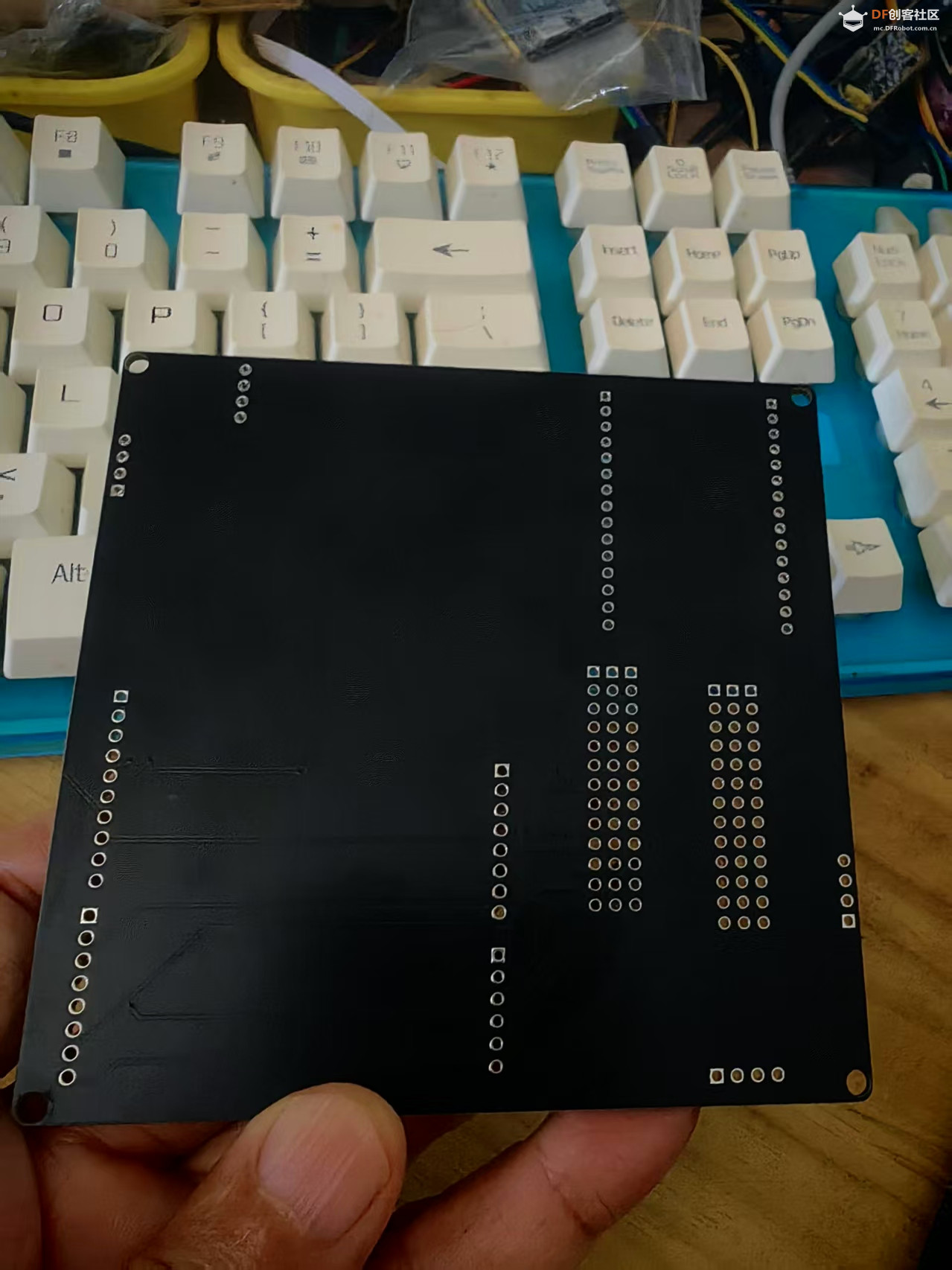 【花雕学编程】Arduino动手做（259）--ESP32多功能扩展底座图2