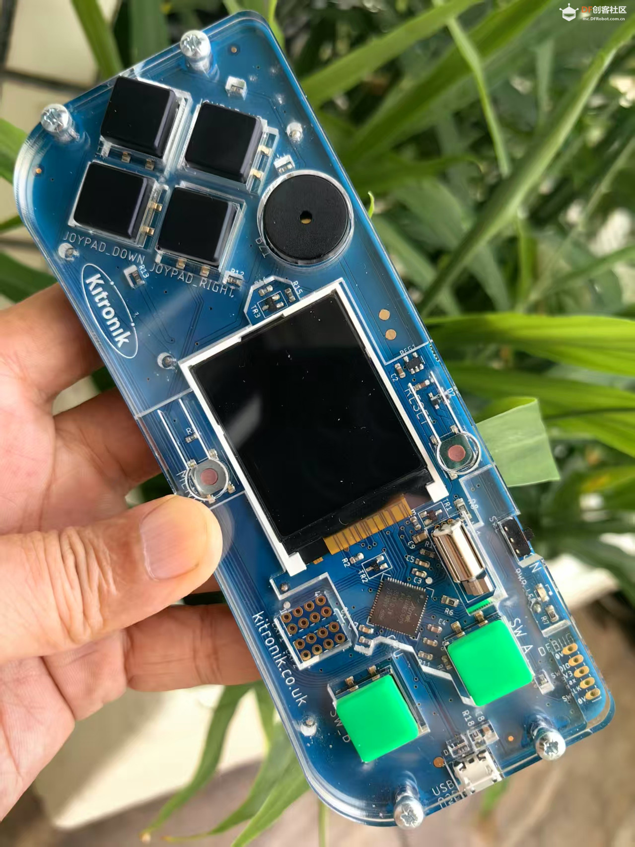 【花雕动手做】基于MakeCode ARCADE 的机器人吃电池游戏图1