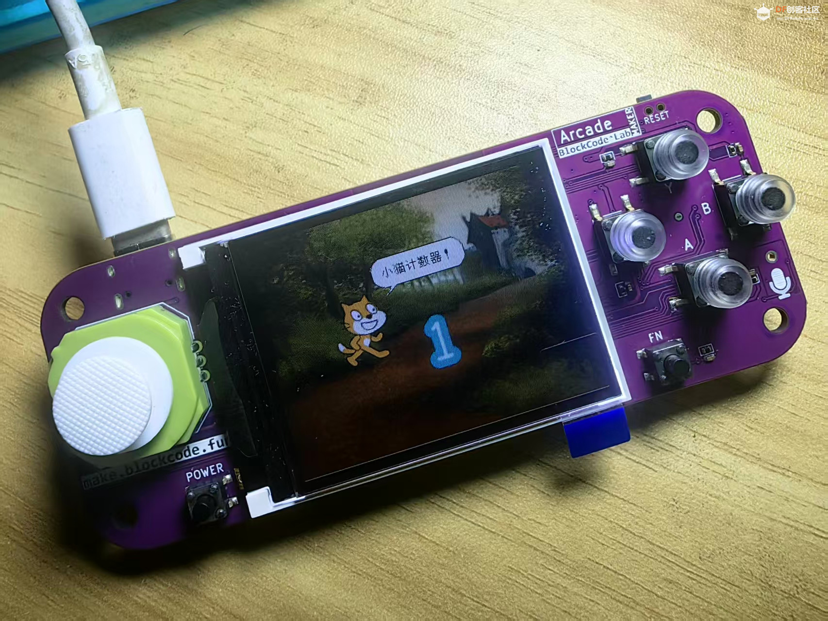 【花雕动手做】Scratch 游戏 ESP32S3 开发板之小猫计数器图1