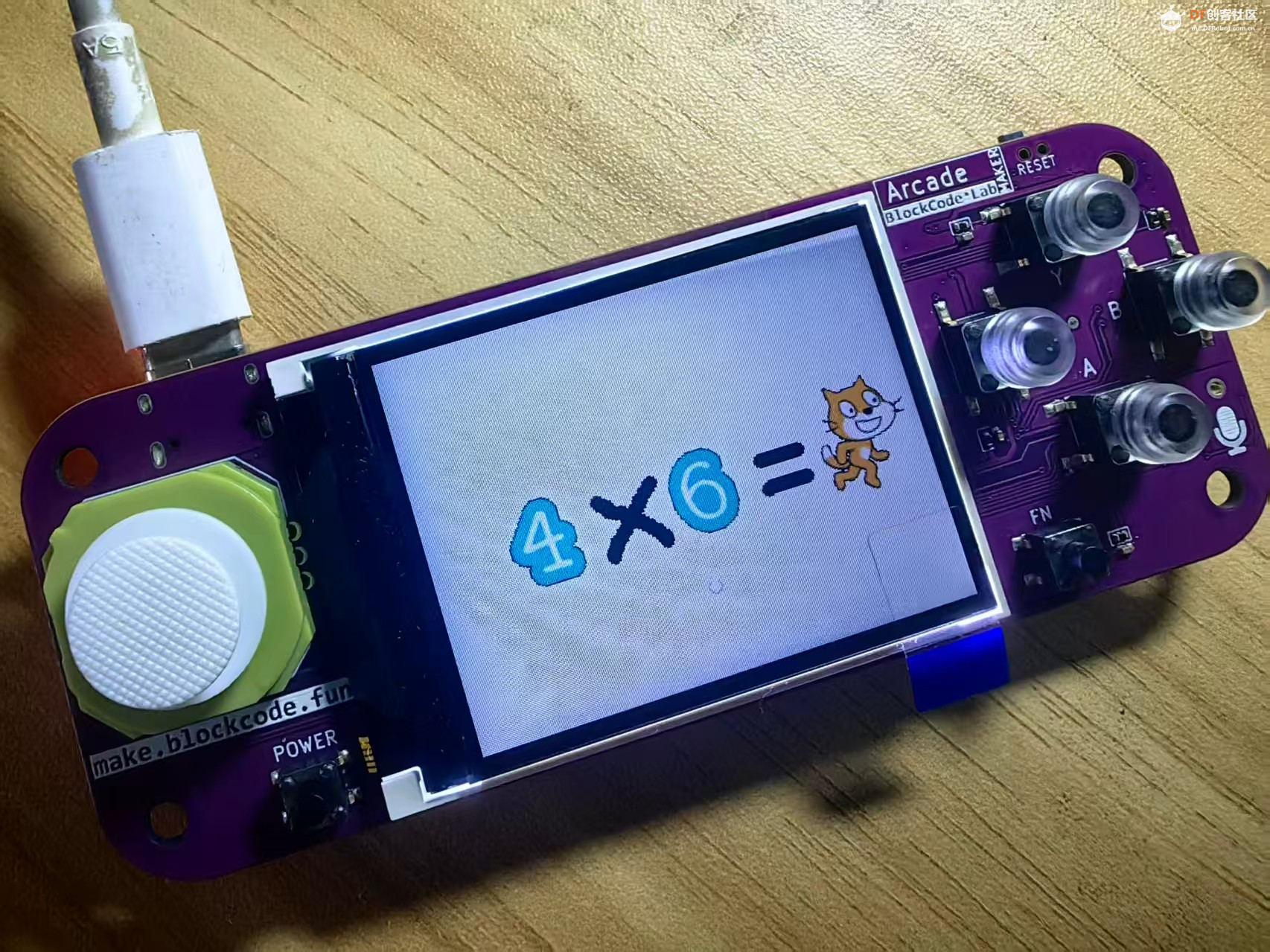 【花雕动手做】Scratch 游戏机 ESP32S3 开发板之乘法闯关图2