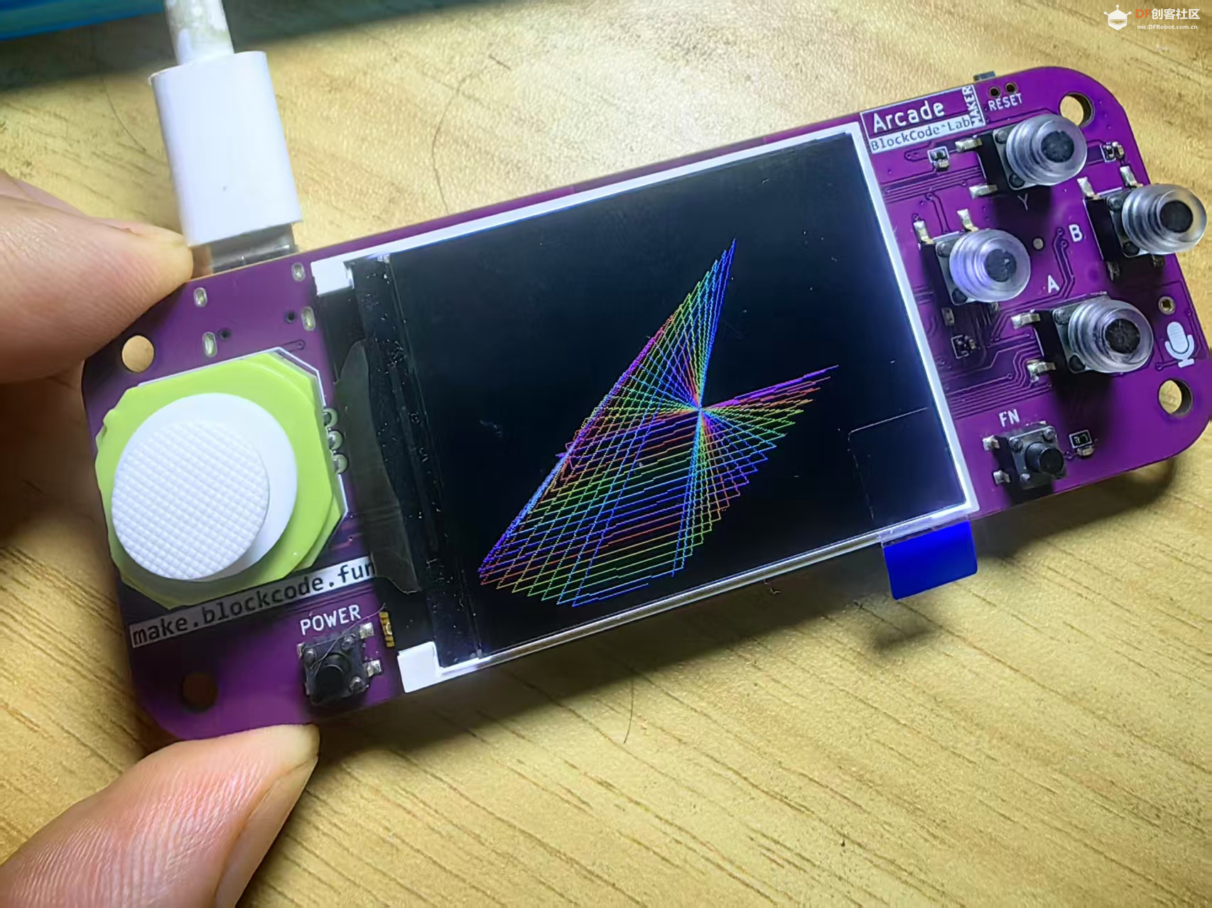【花雕动手做】Scratch Arcade游戏ESP32S3开发板之随机霓虹线图2