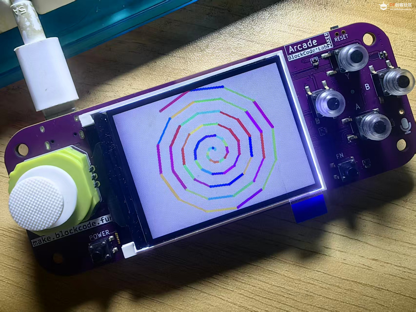 【花雕动手做】Scratch Arcade游戏ESP32开发板之多彩螺旋线图2
