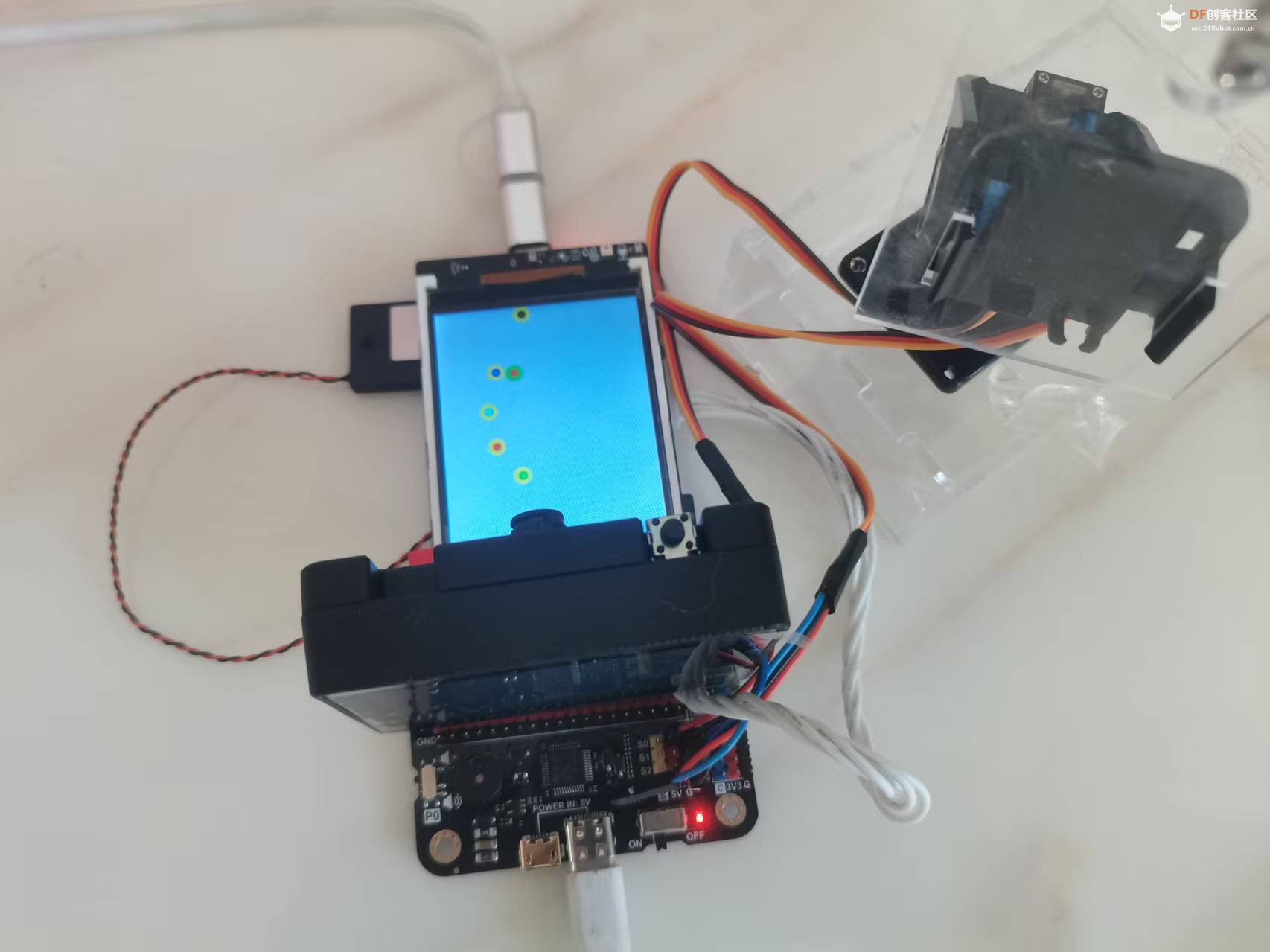 二哈识图2+行空板K10+IO扩展板——手势控制舵机平台图5