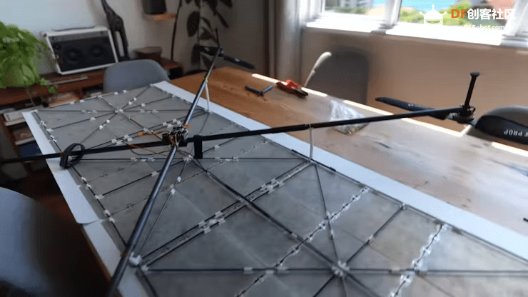 仿生蝙蝠微型无人机、硬核自制弹珠机、“皮肤”级可...图7