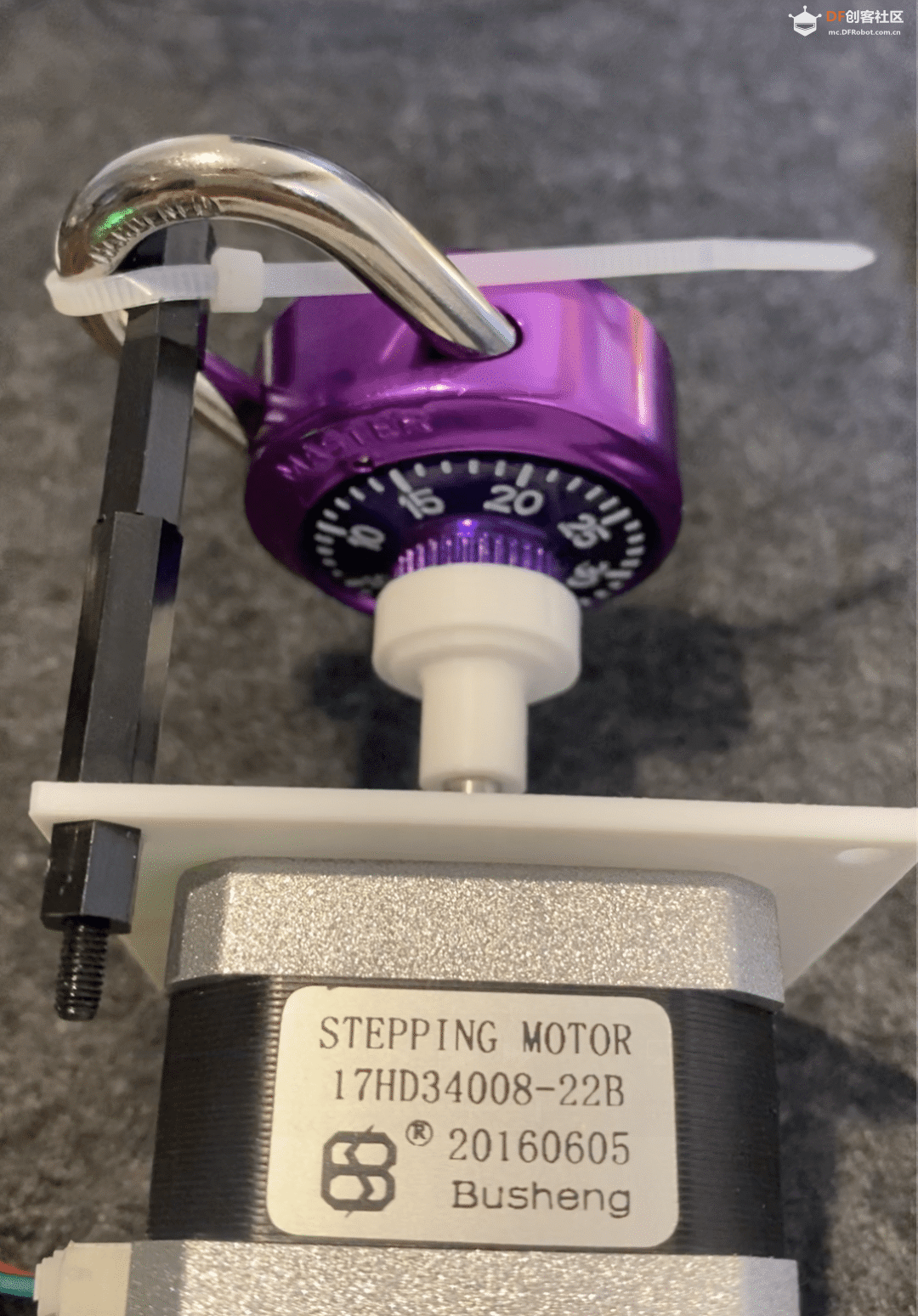 自动破解旋钮式密码锁、打造混凝土数控车床、用灯泡...图1