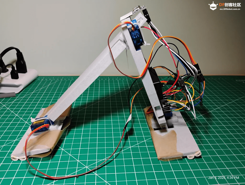 炫酷霓虹管时钟、ESP32 微型桌面显示器、毛毛虫仿生机...图5