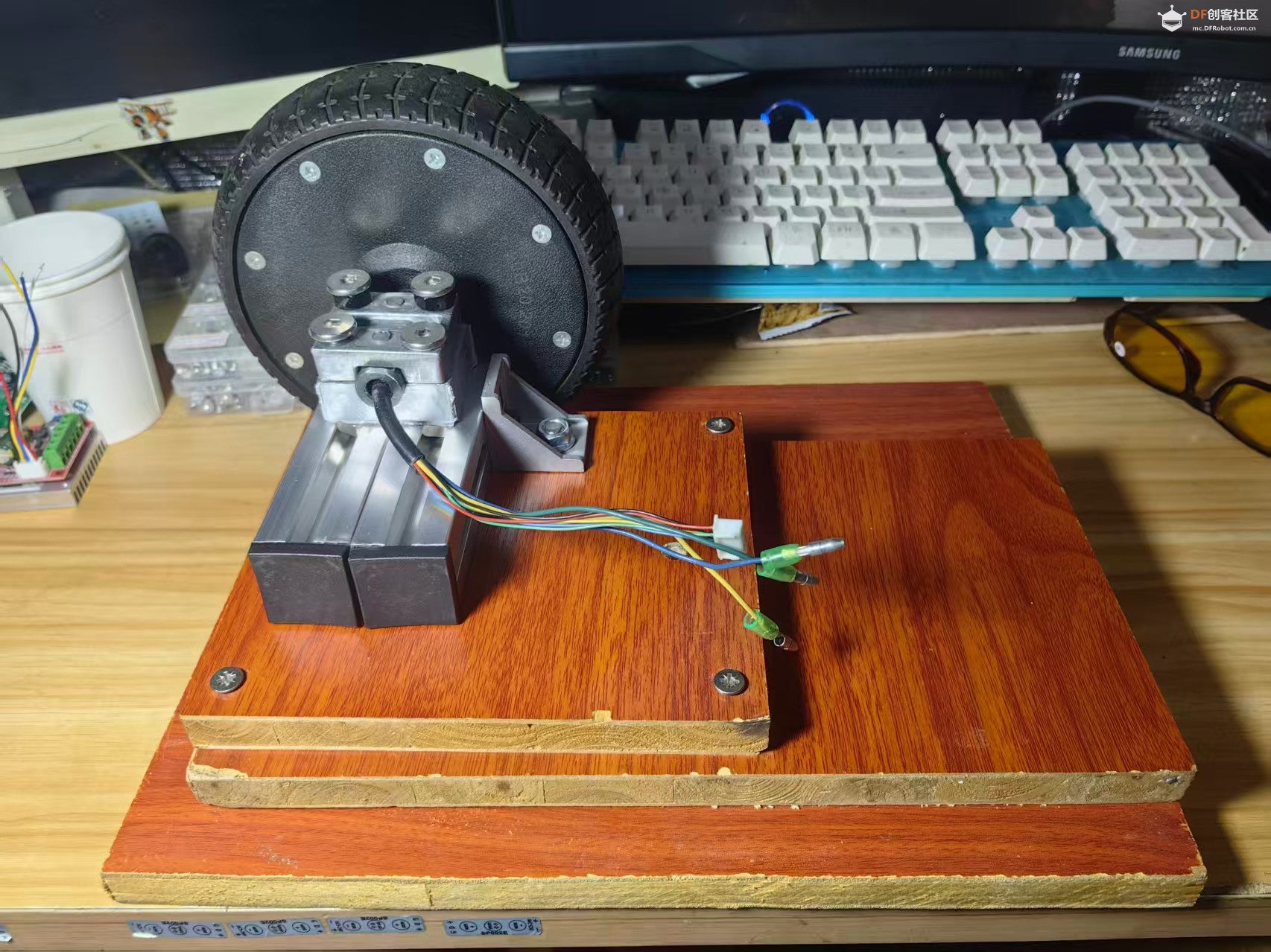 【花雕动手做】搭建6.5 寸轮毂电机4040铝材机器人底盘图1