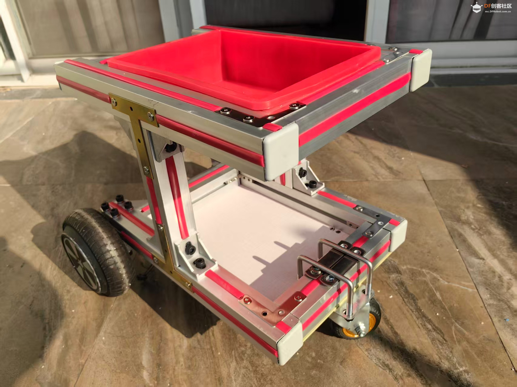 【花雕动手做】搭建6.5 寸轮毂电机4040铝材机器人底盘图1