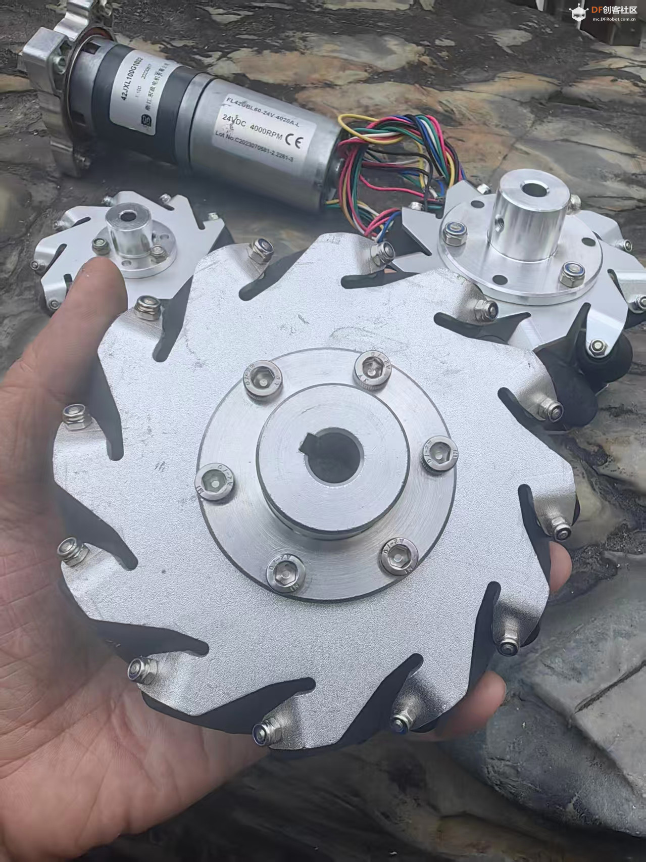 【花雕动手做】适合机器人底盘的三种铝合金麦克纳姆轮图1