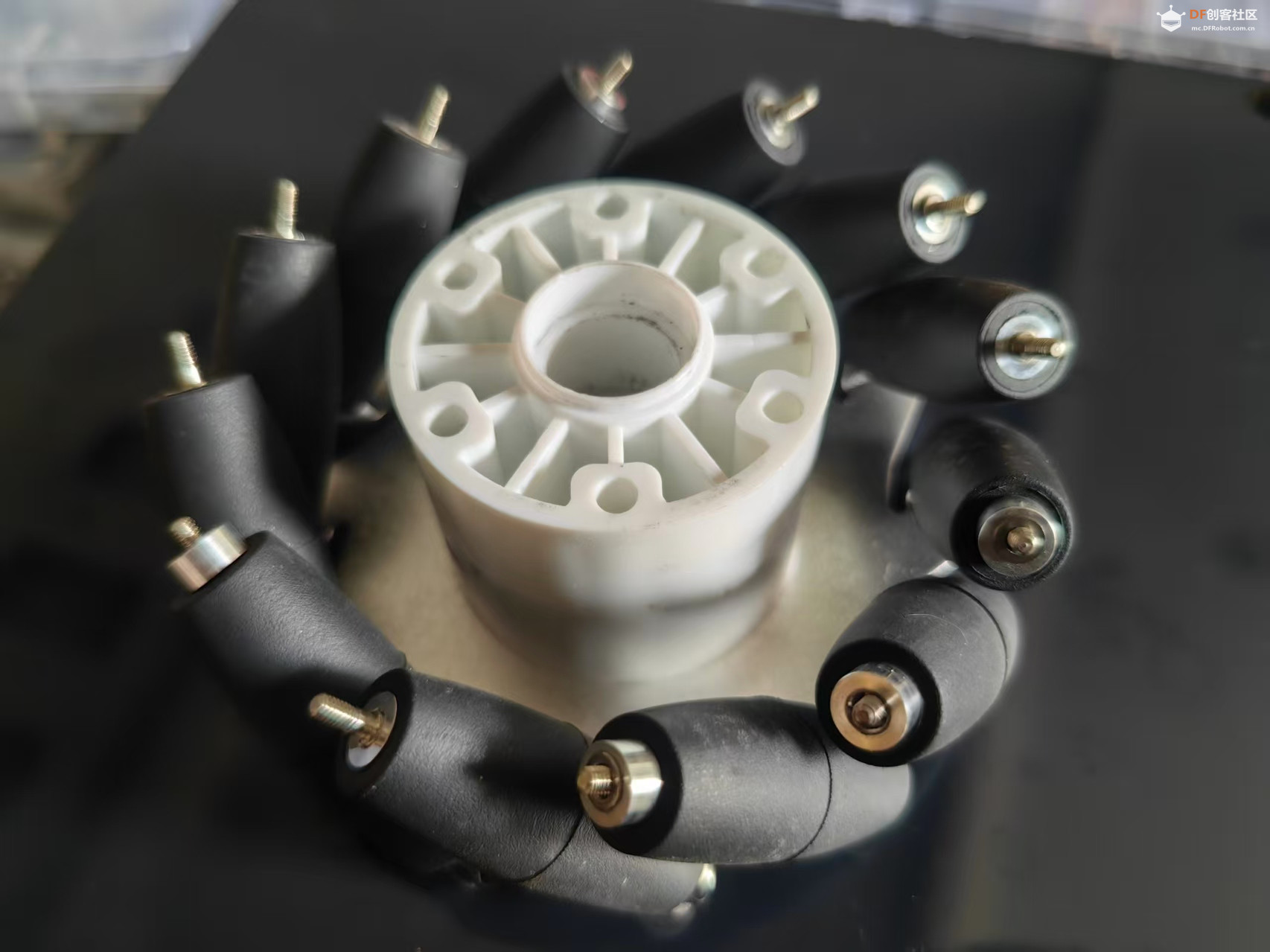 【花雕动手做】拆解 127mm 铝合金创客版全向麦克纳姆轮图1
