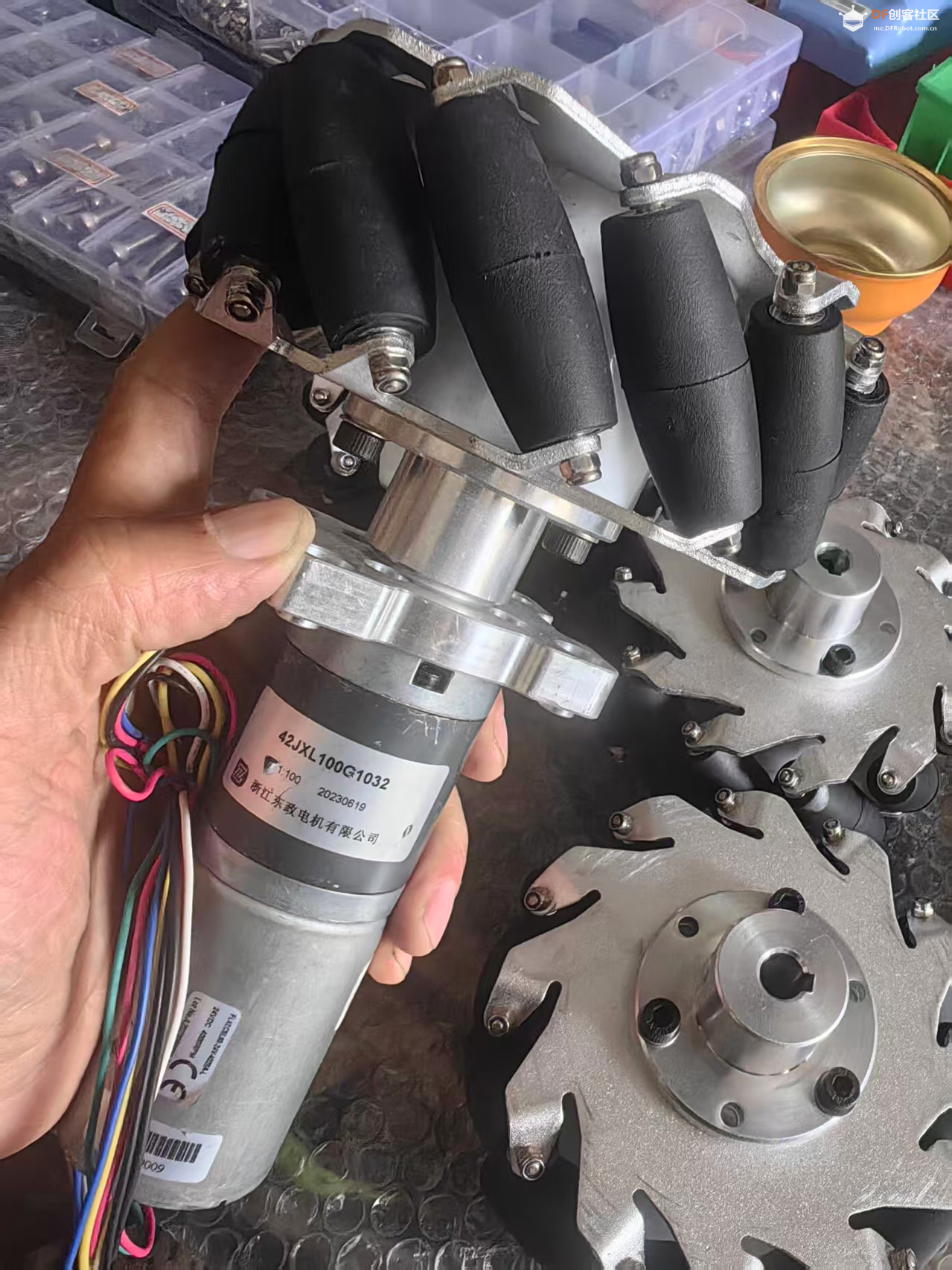 【花雕动手做】拆解 127mm 铝合金创客版全向麦克纳姆轮图2