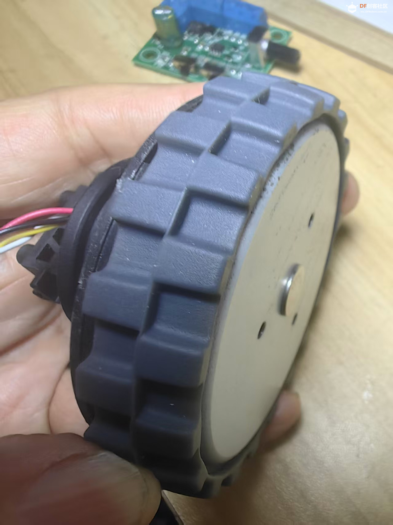 【花雕动手做】拆解机器人底盘 DDSM400 强磁伺服轮毂电机图1