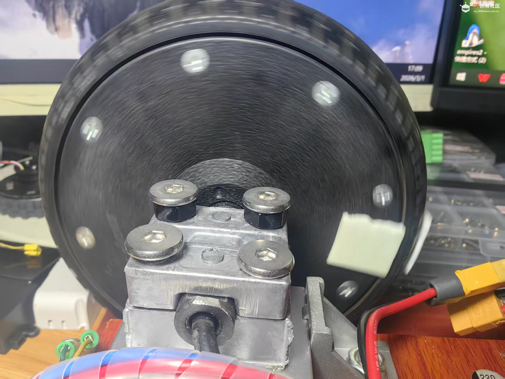 【花雕动手做】测试机器人底盘6.5寸直驱200W无刷轮毂...图2