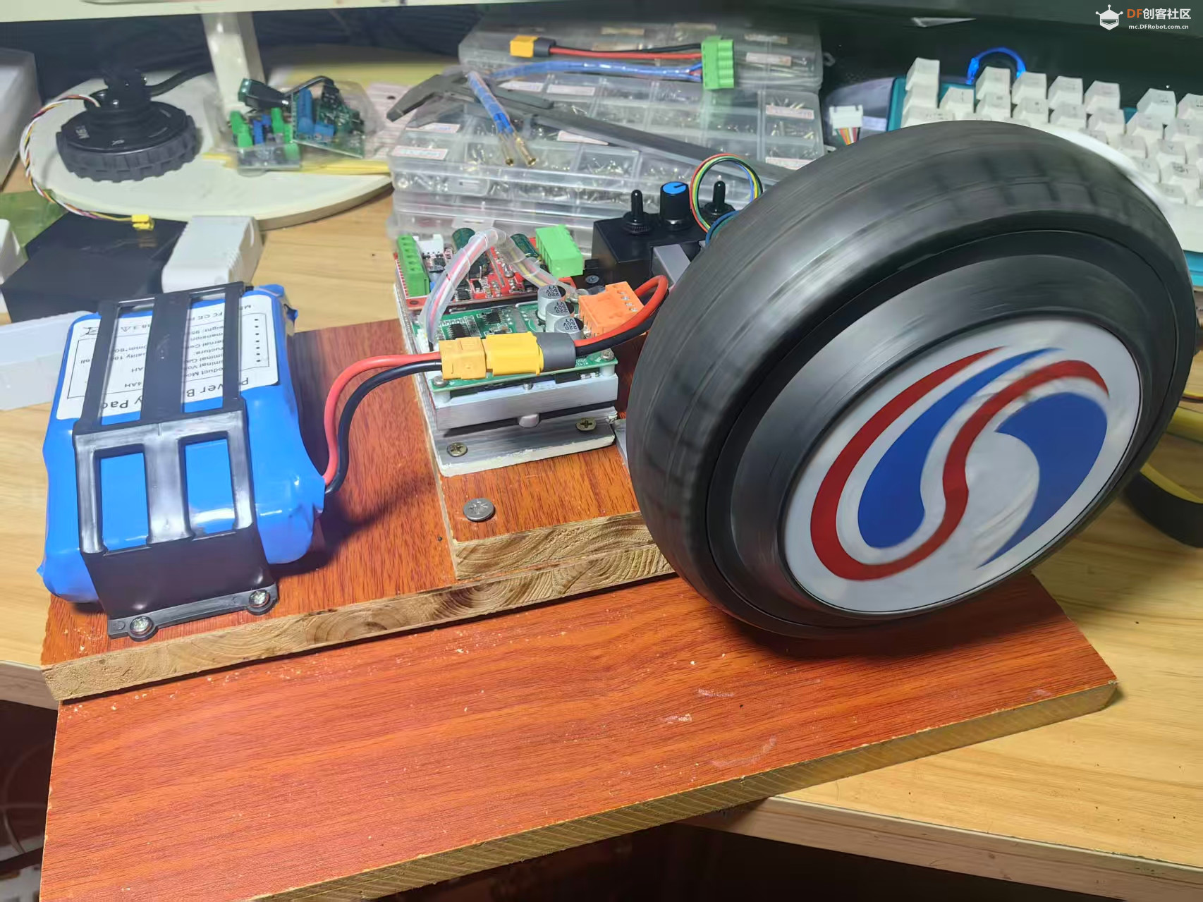 【花雕动手做】测试机器人底盘6.5寸直驱200W无刷轮毂...图4