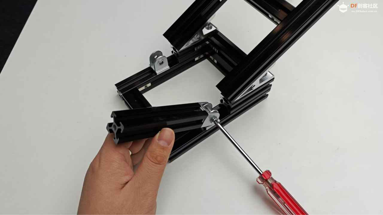 基于 M0601 电机的四轮移动平台装配与结构参考手册图23