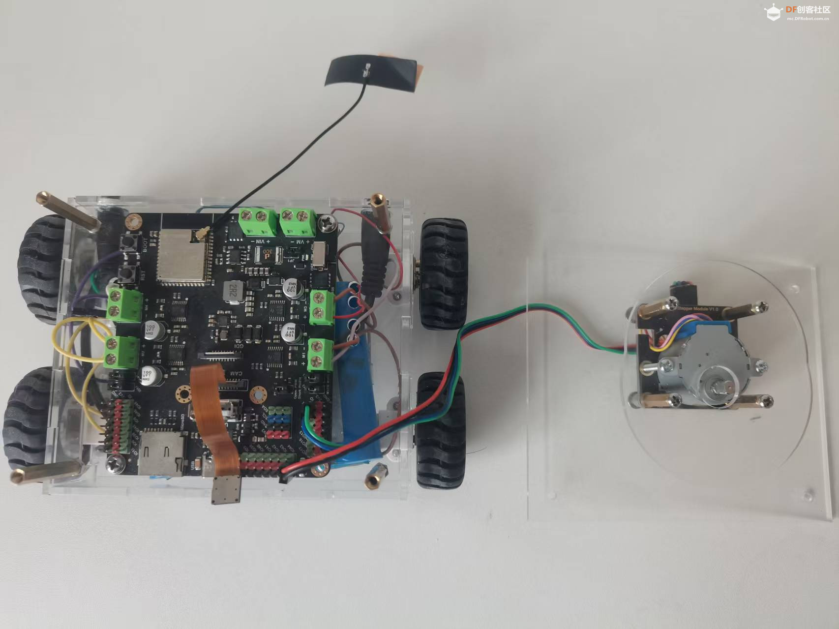 双ESP32无线协作：打造360°激光扫描避障小车图4