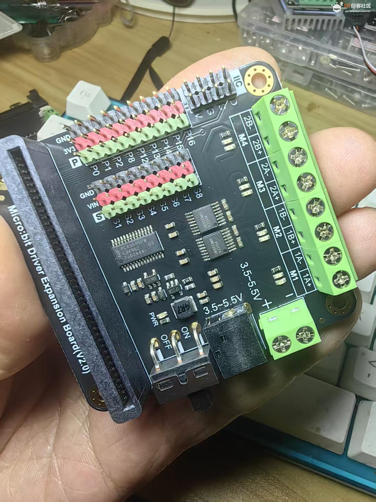 【花雕动手做】四路电机与八路大电流舵机驱动扩展板图1