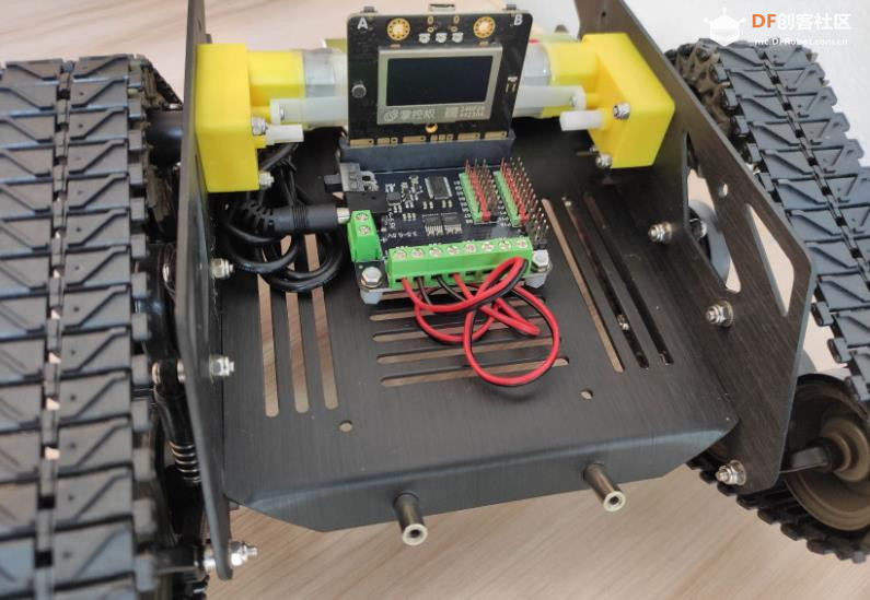 【花雕动手做】四路电机与八路大电流舵机驱动扩展板图1