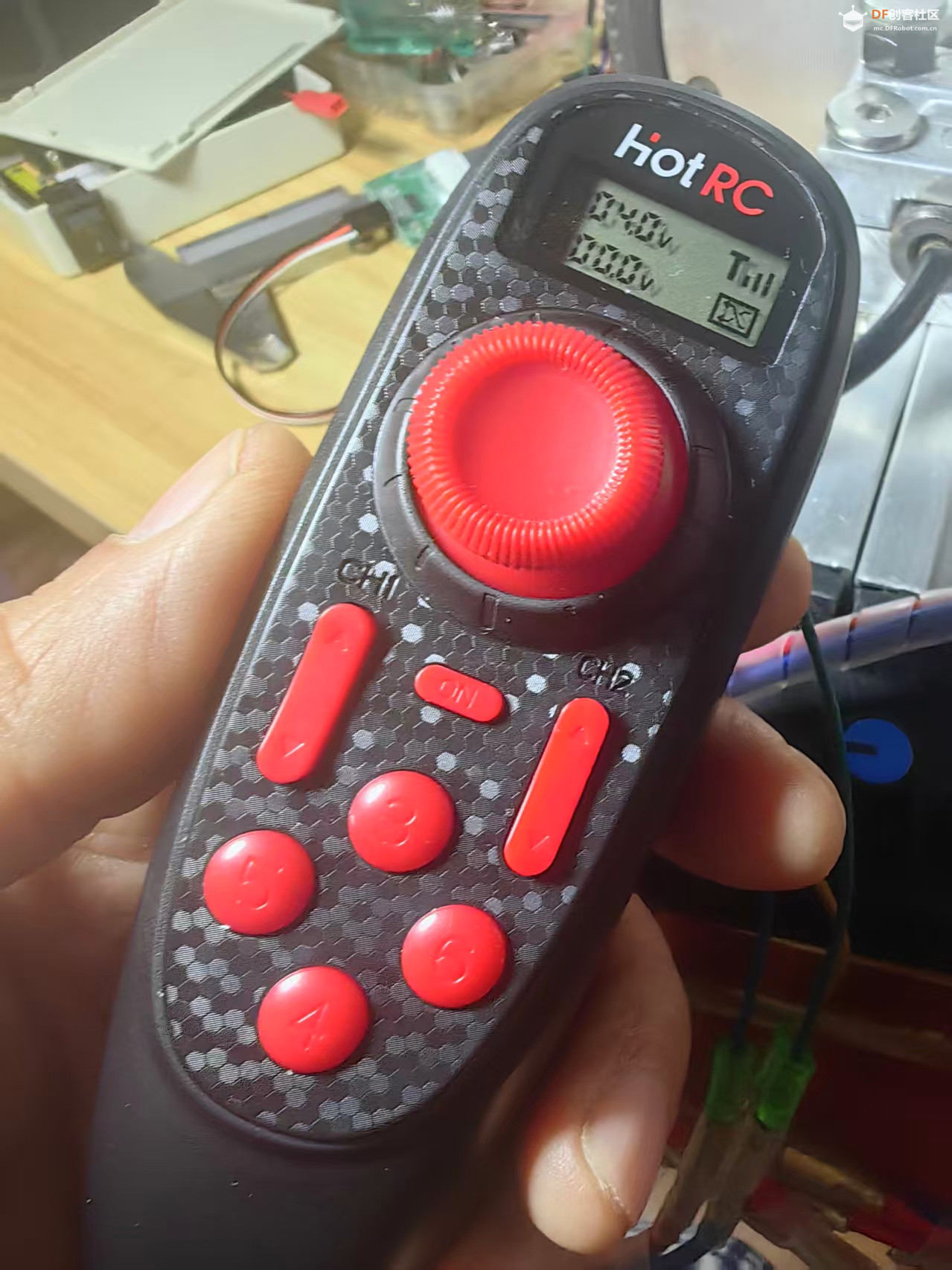 【花雕动手做】六通道遥控6.5寸轮毂电机正反转运行图1