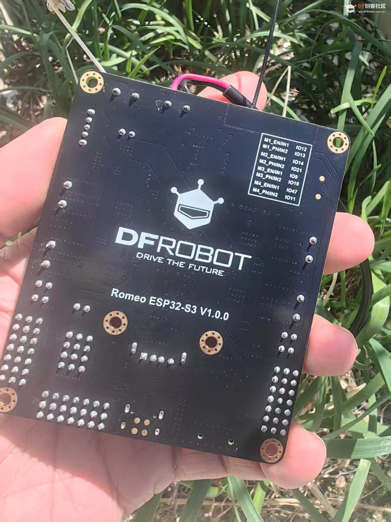 【花雕动手做】远程控制四路电机Romeo ESP32-S3开发控制板图1