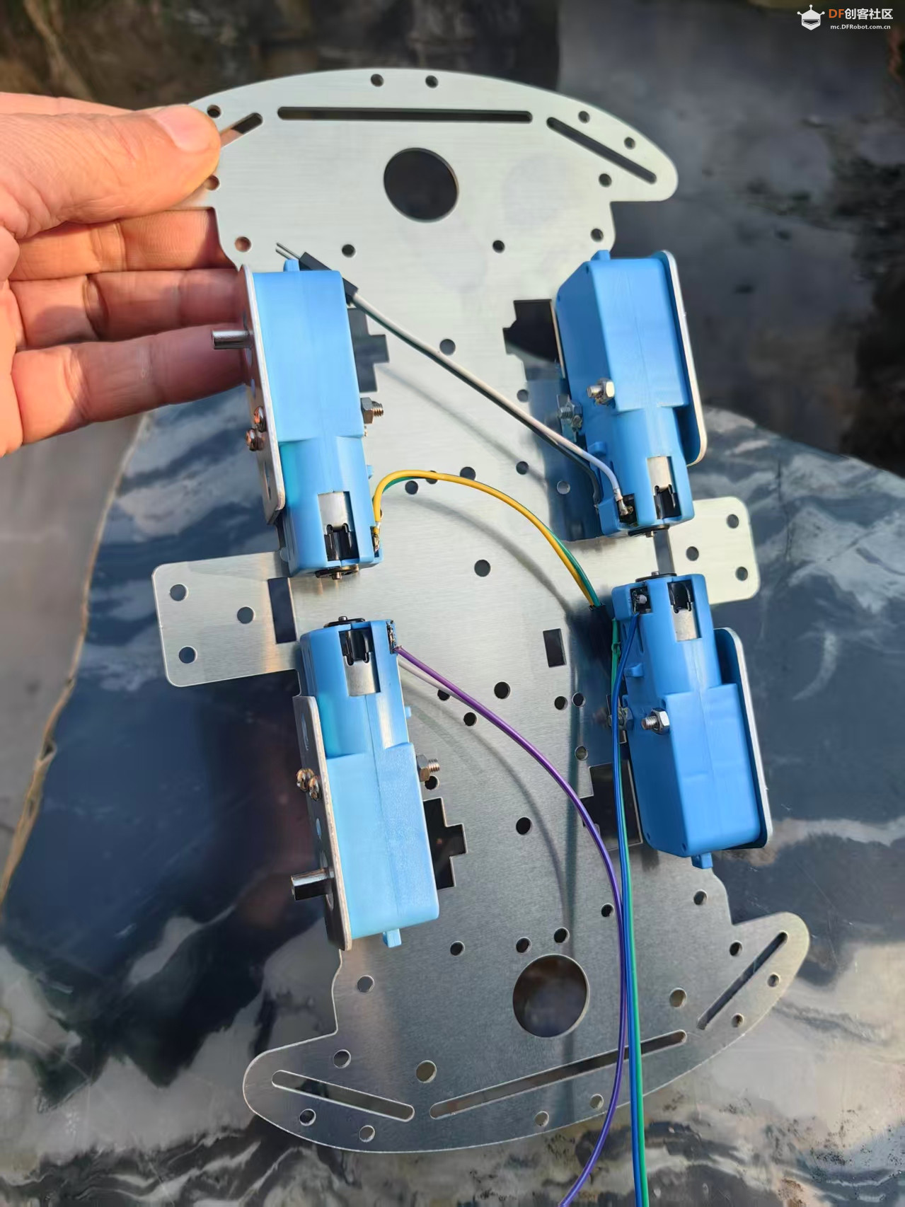 【花雕动手做】使用IO电机驱动扩展板搭建一辆智能小车图1