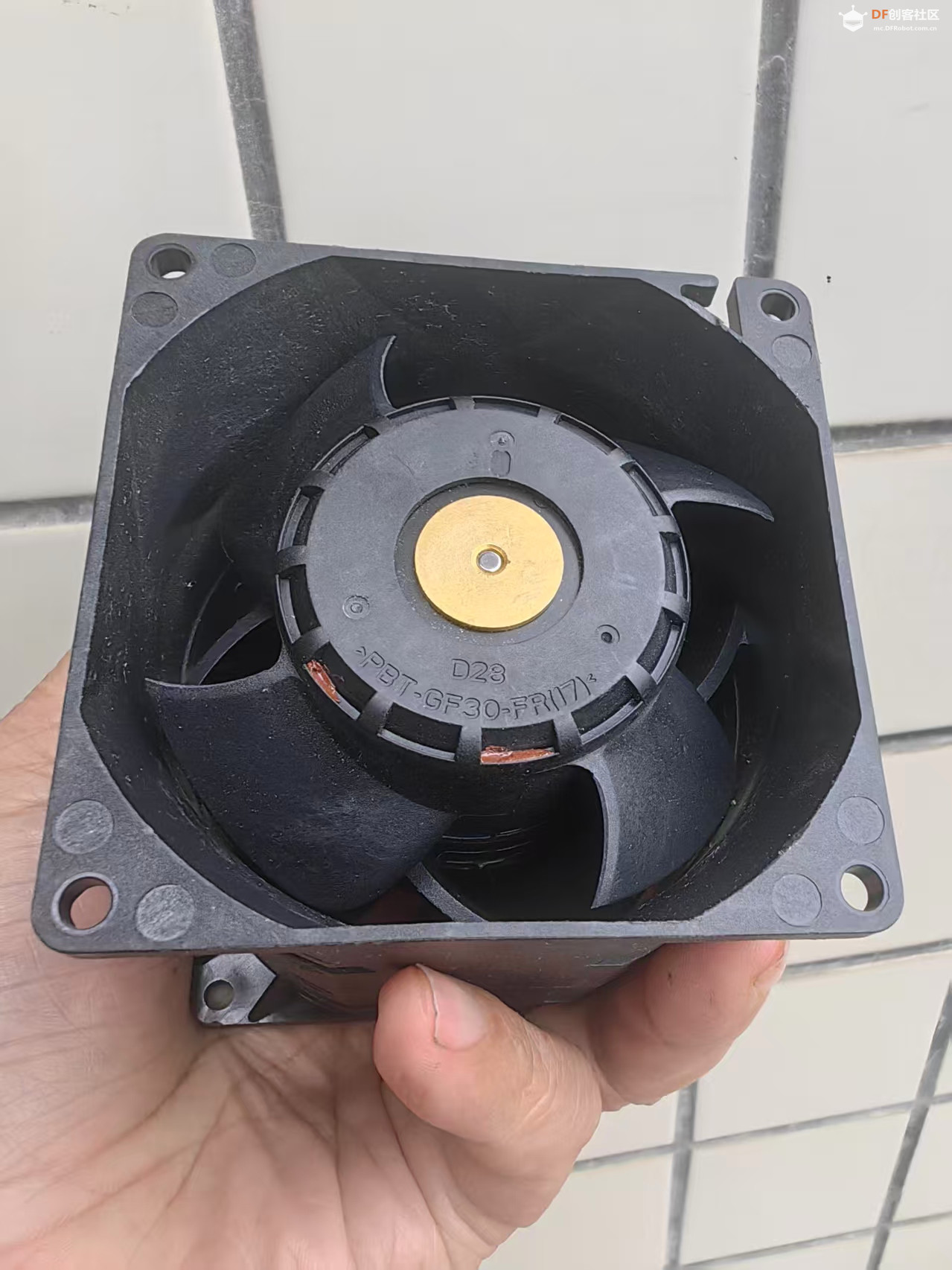 【花雕动手做】原装 8CM 8080 12V8A 双电机增压大风量风扇图2