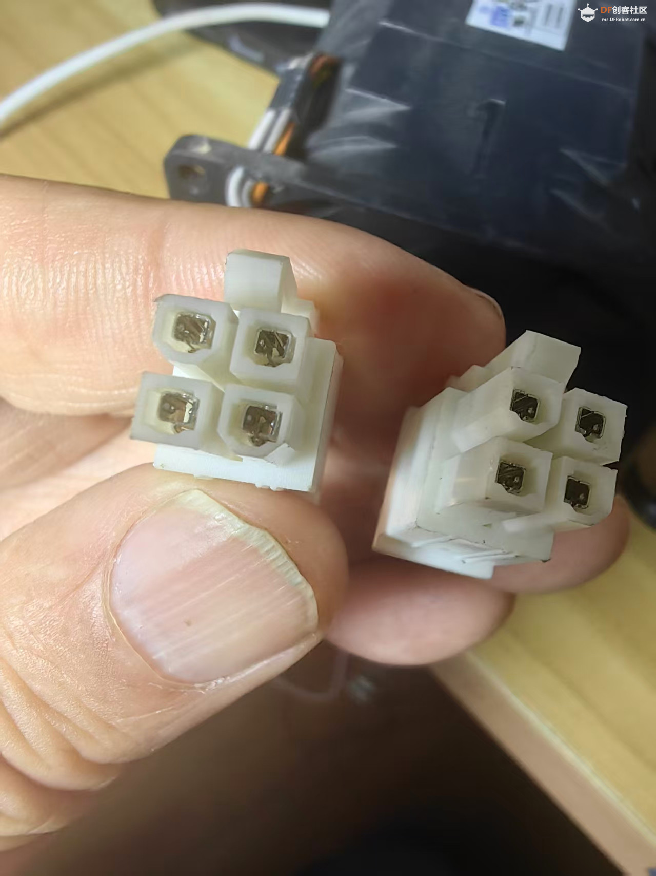 【花雕动手做】原装 8CM 8080 12V8A 双电机增压大风量风扇图1