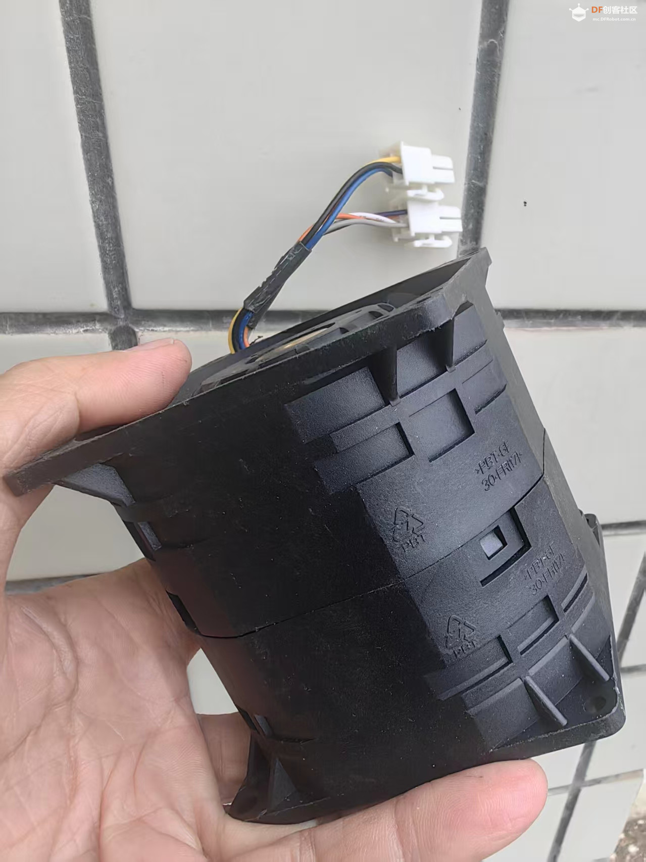 【花雕动手做】原装 8CM 8080 12V8A 双电机增压大风量风扇图3