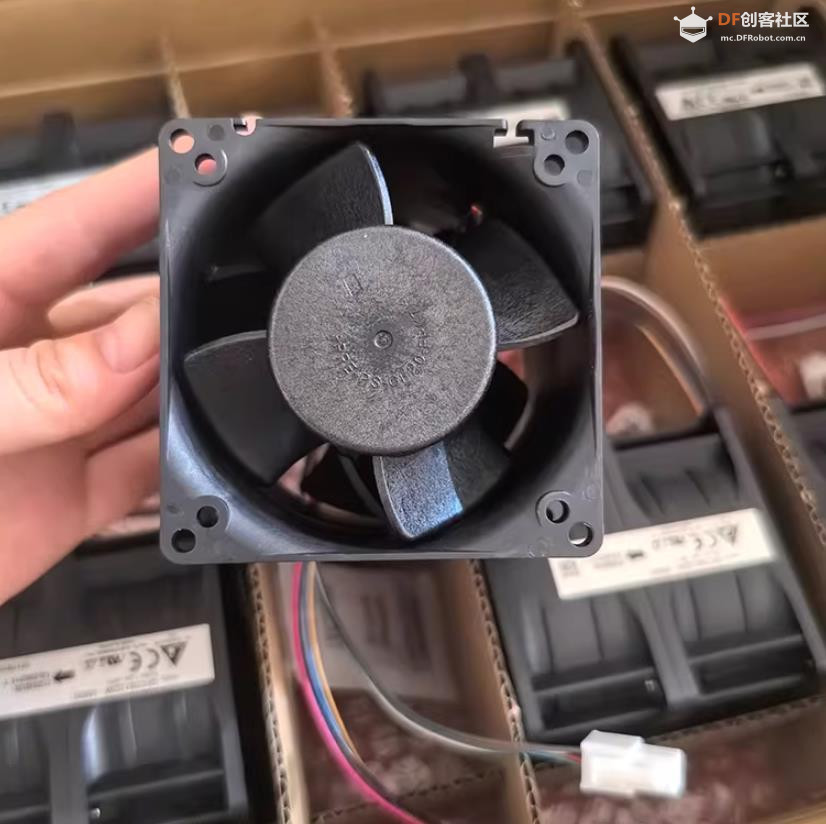 【花雕动手做】原装 8CM 8080 12V8A 双电机增压大风量风扇图2