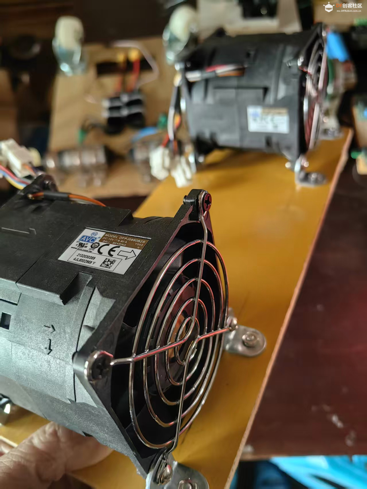 【花雕动手做】原装 8CM 8080 12V8A 双电机增压大风量风扇图4