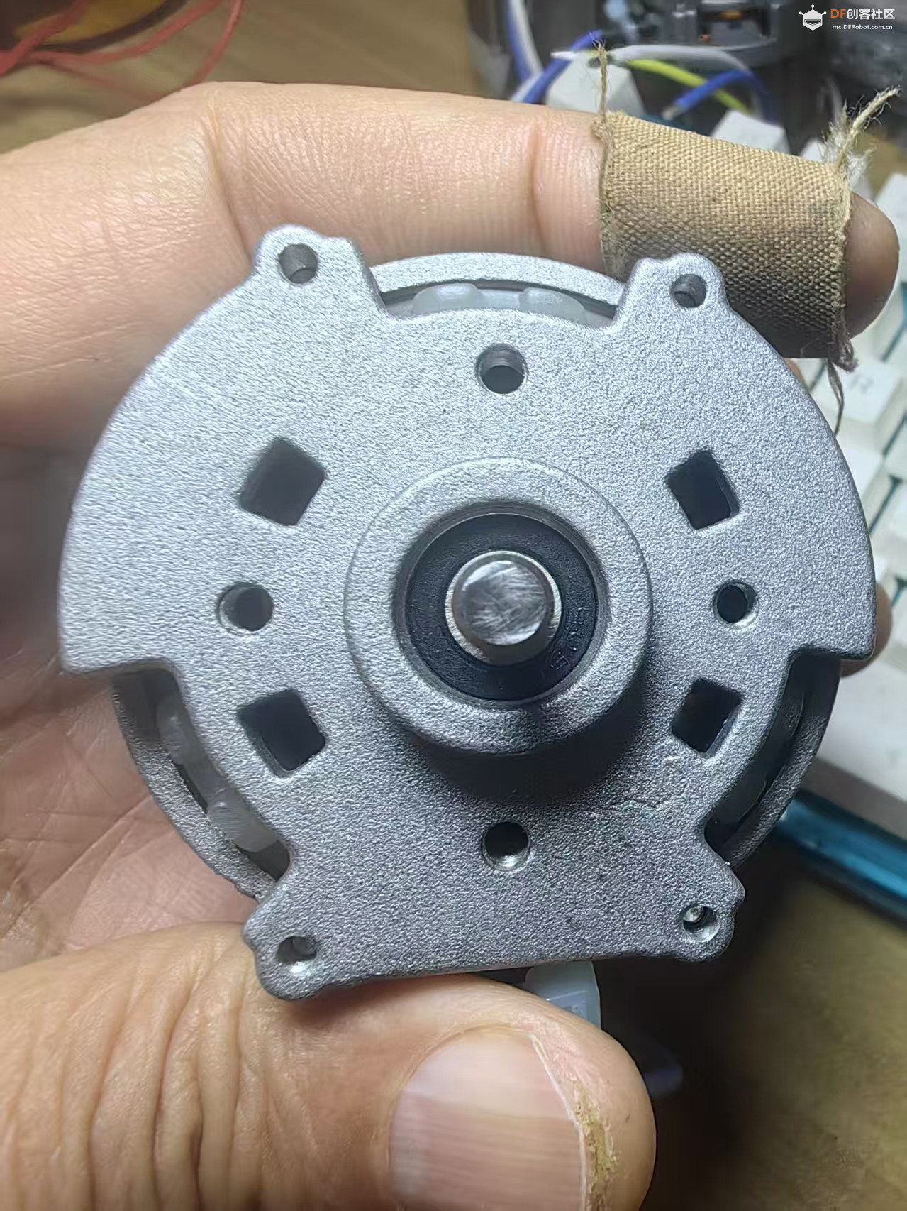 【花雕动手做】拆解21V钕强磁内转大功率4825无刷电机图2