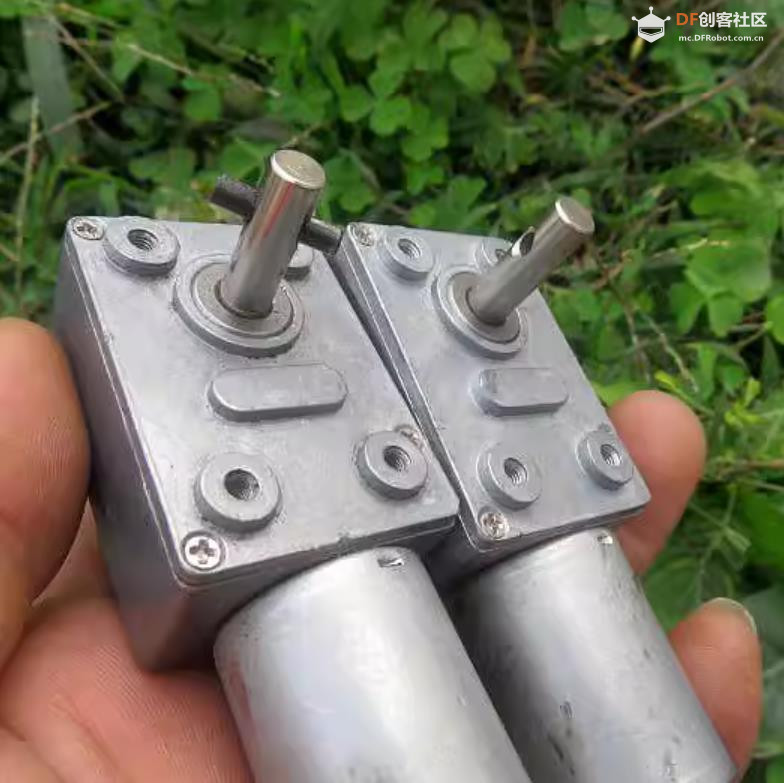 【花雕动手做】拆解24VDC微型128转自锁370蜗杆减速电机图1