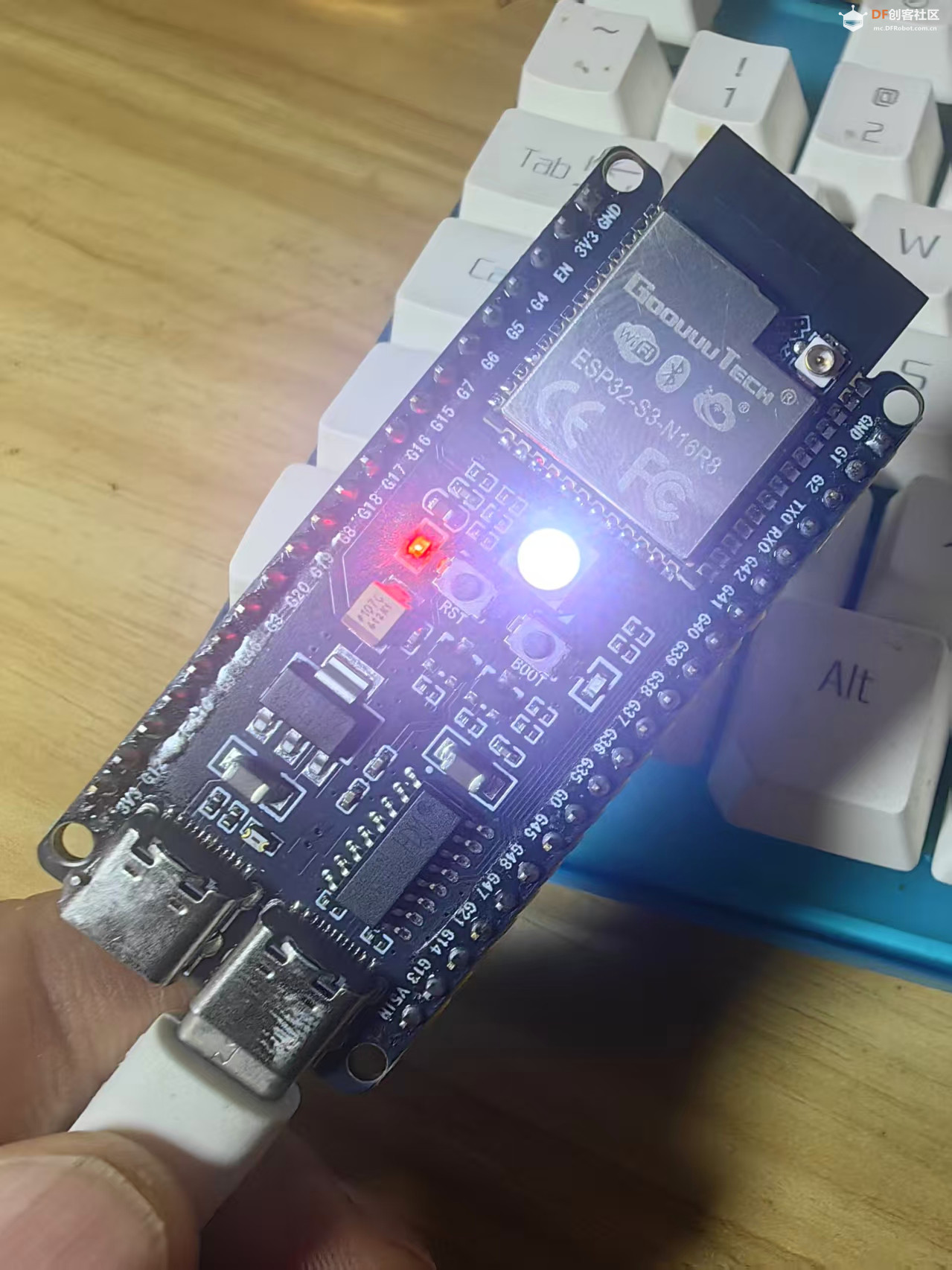 【花雕】ESP32-S3 成功部署 MimiClaw（迷你小龙虾）部分记录图1