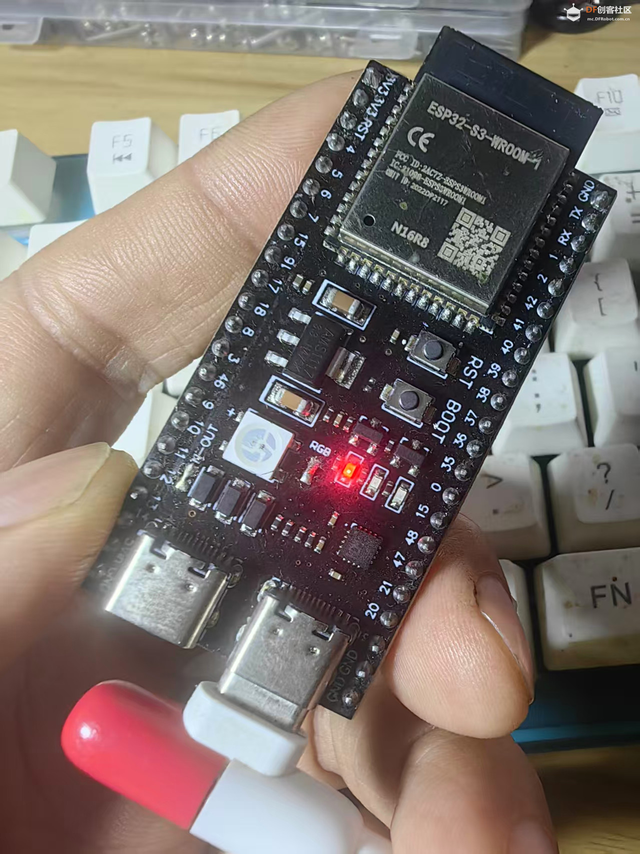 【花雕】MimiClaw ESP32-S3 接入飞书控制板载 RGB 全彩灯效图2