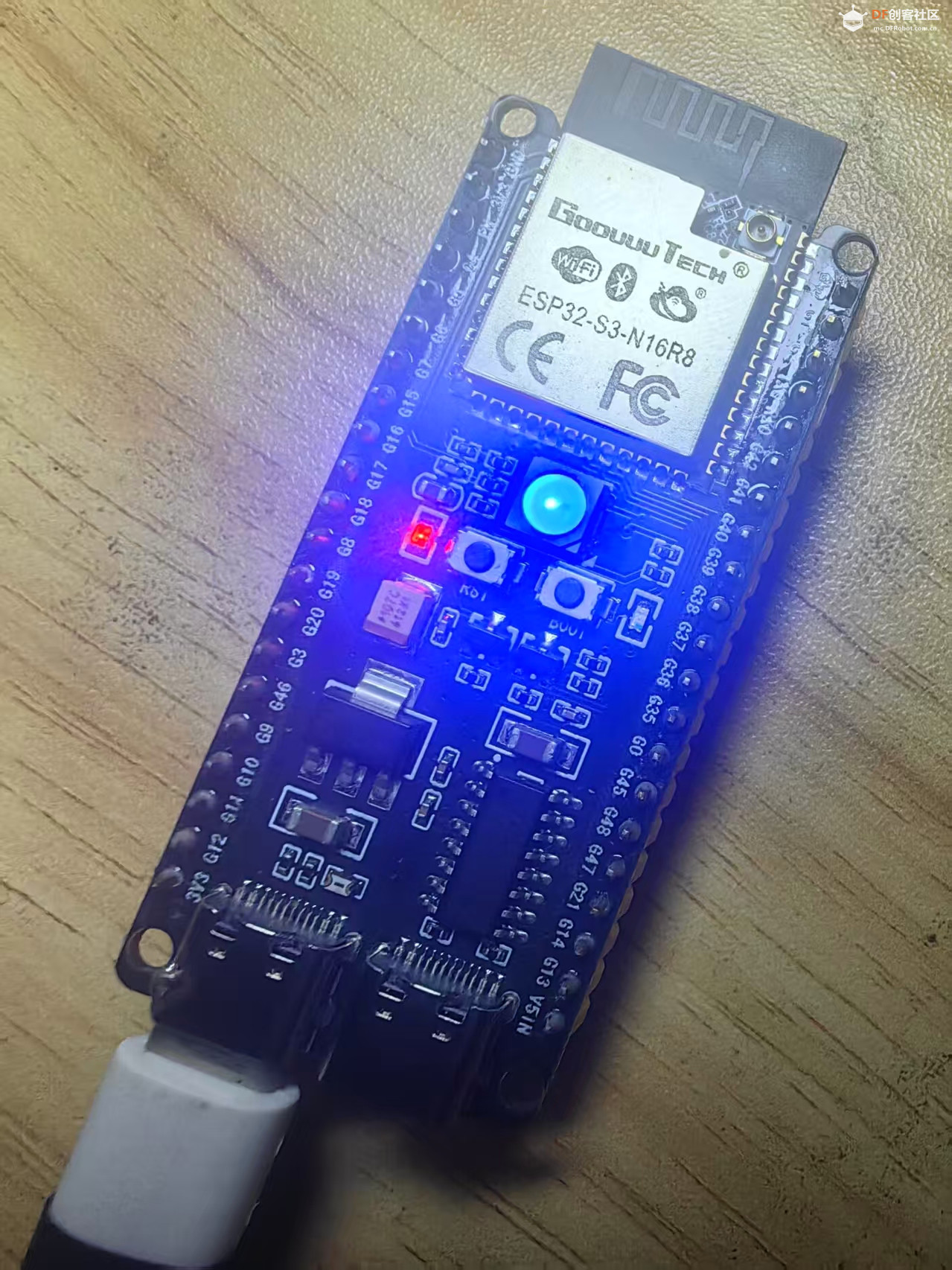 【花雕】ESP32-S3 + MimiClaw 实战：手机飞书控制多色呼吸灯图6