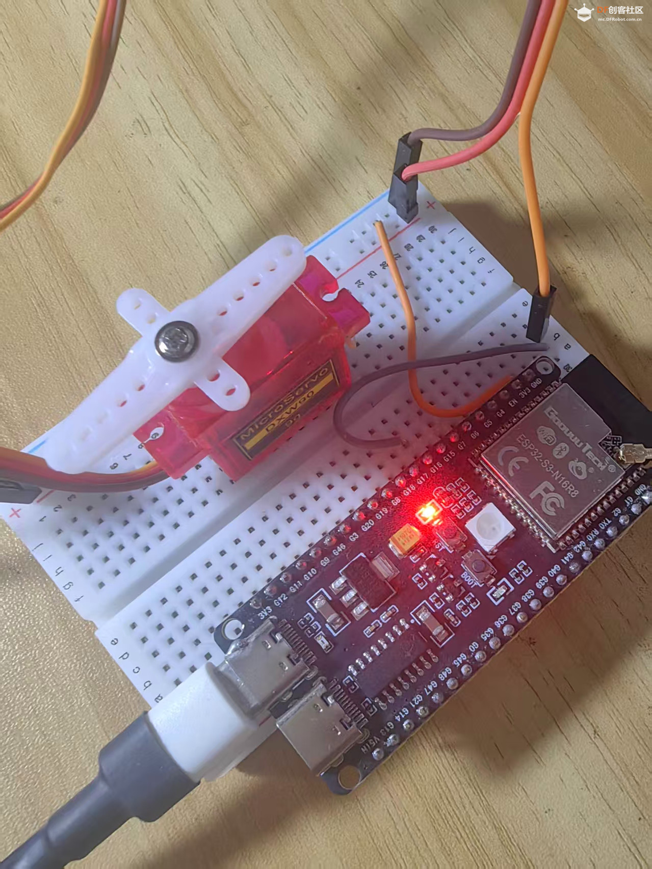 【花雕动手做】ESP32-S3 + MimiClaw 实战：飞书控制 SG90 舵机图1