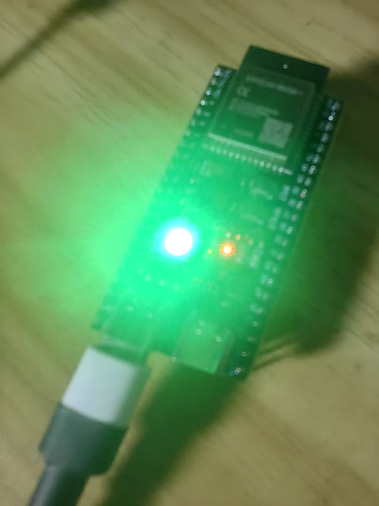 【花雕】MimiClaw实战：WS2812 添加循环红绿蓝与彩虹灯效果图6