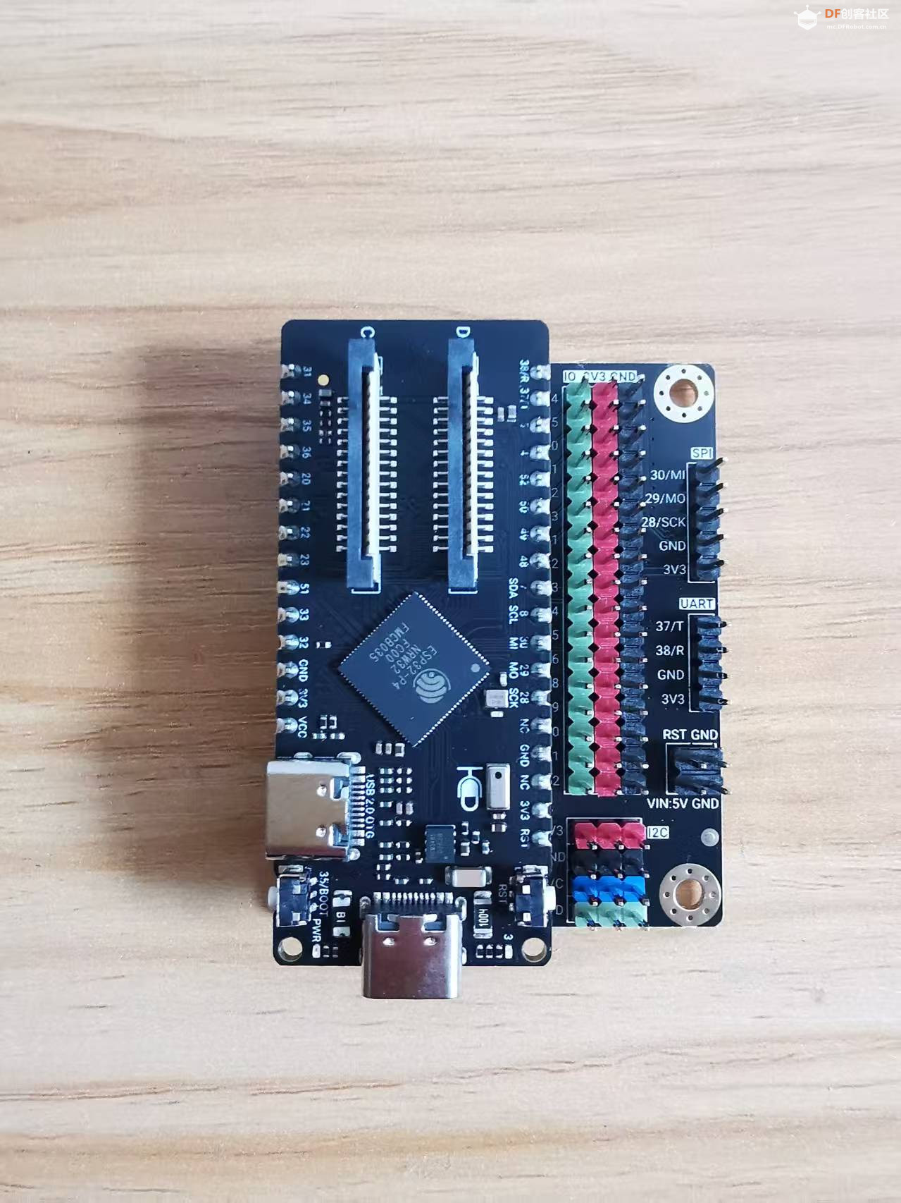 FireBeetle 2 ESP32 P4套装开箱和双OLED屏驱动图2