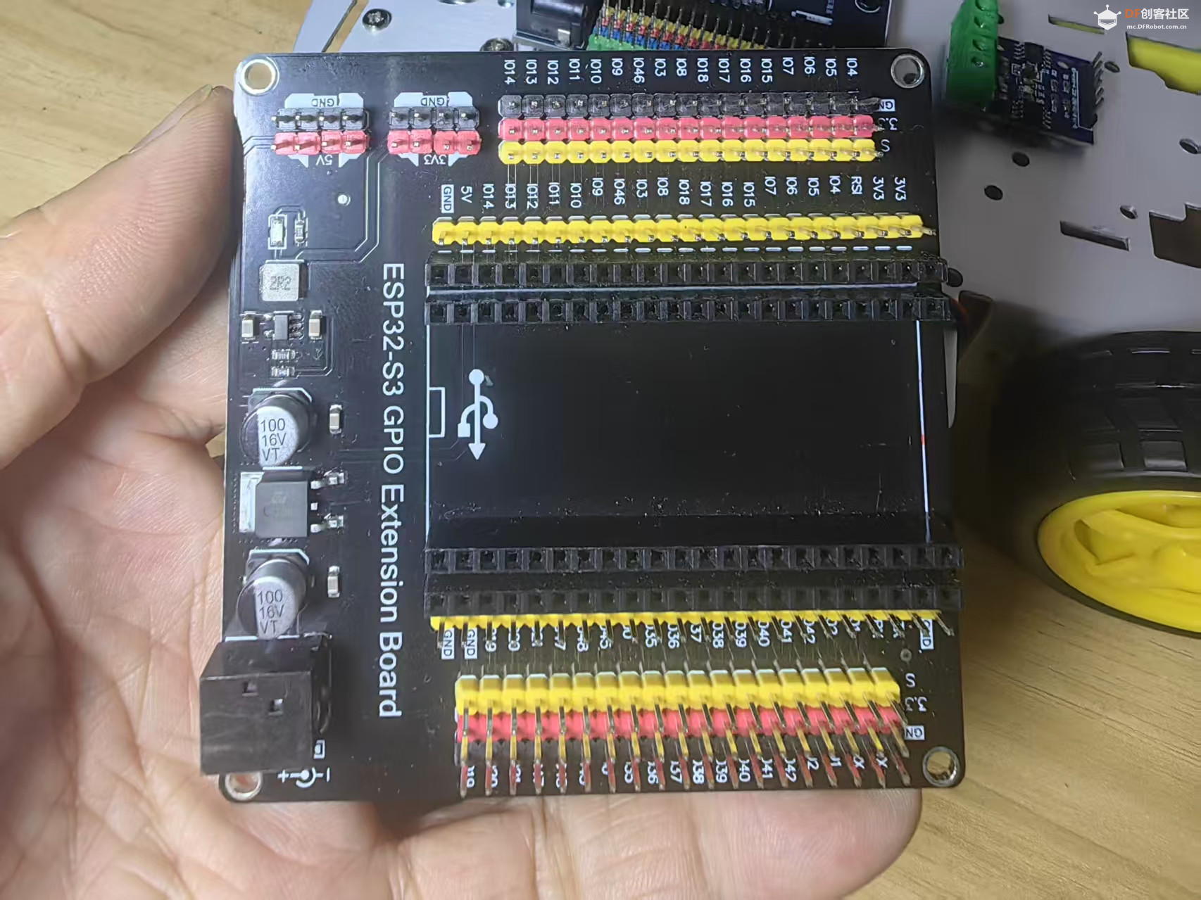 【花雕】嵌入式 AI Agent 机器人：硬件小车与部署 MimiClaw图1